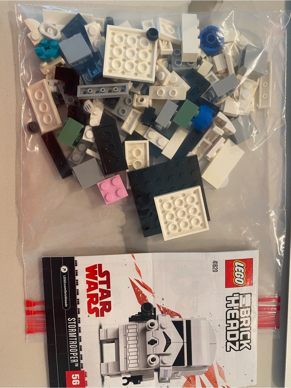 Lego Brick Headz Set 41620 Stormtrooper - Picture 3 of 6